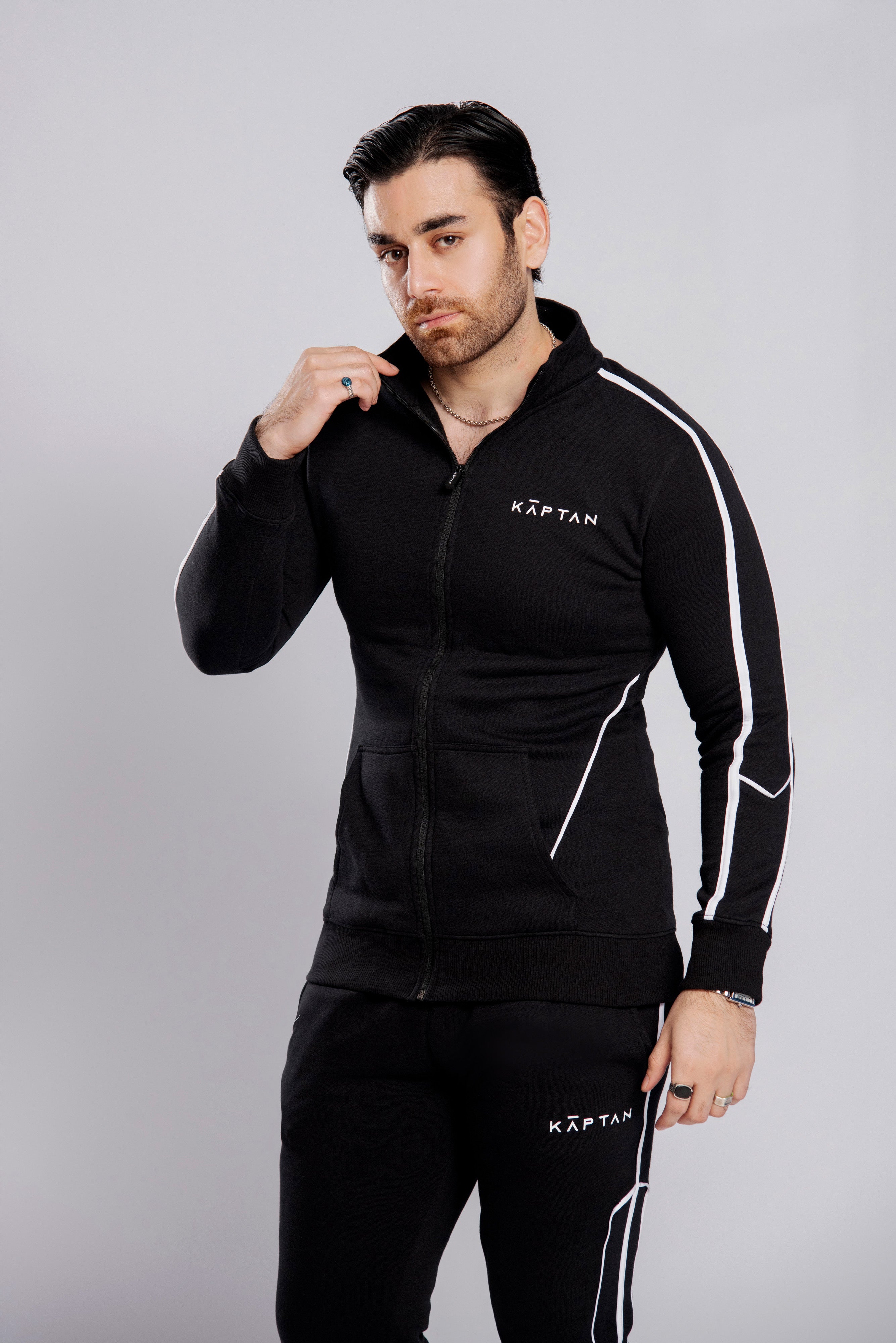 Liverpool Tracksuit Black | Kaptan